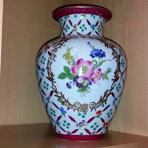 Fendi Royale Gold ✋ Painted Porcelain Vase
